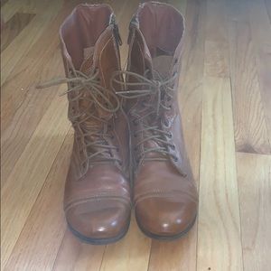Steve Madden light brown leather boots